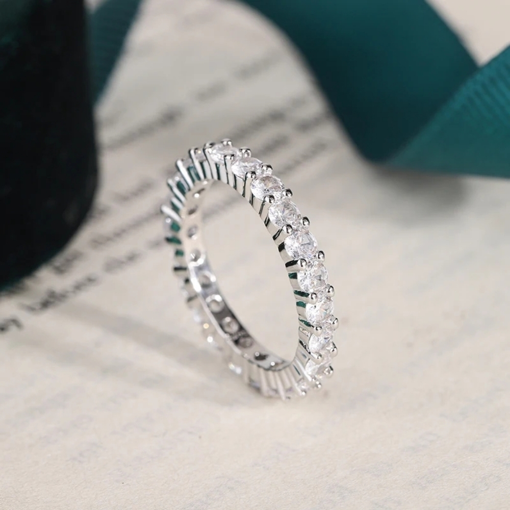 Sliver diamond ring